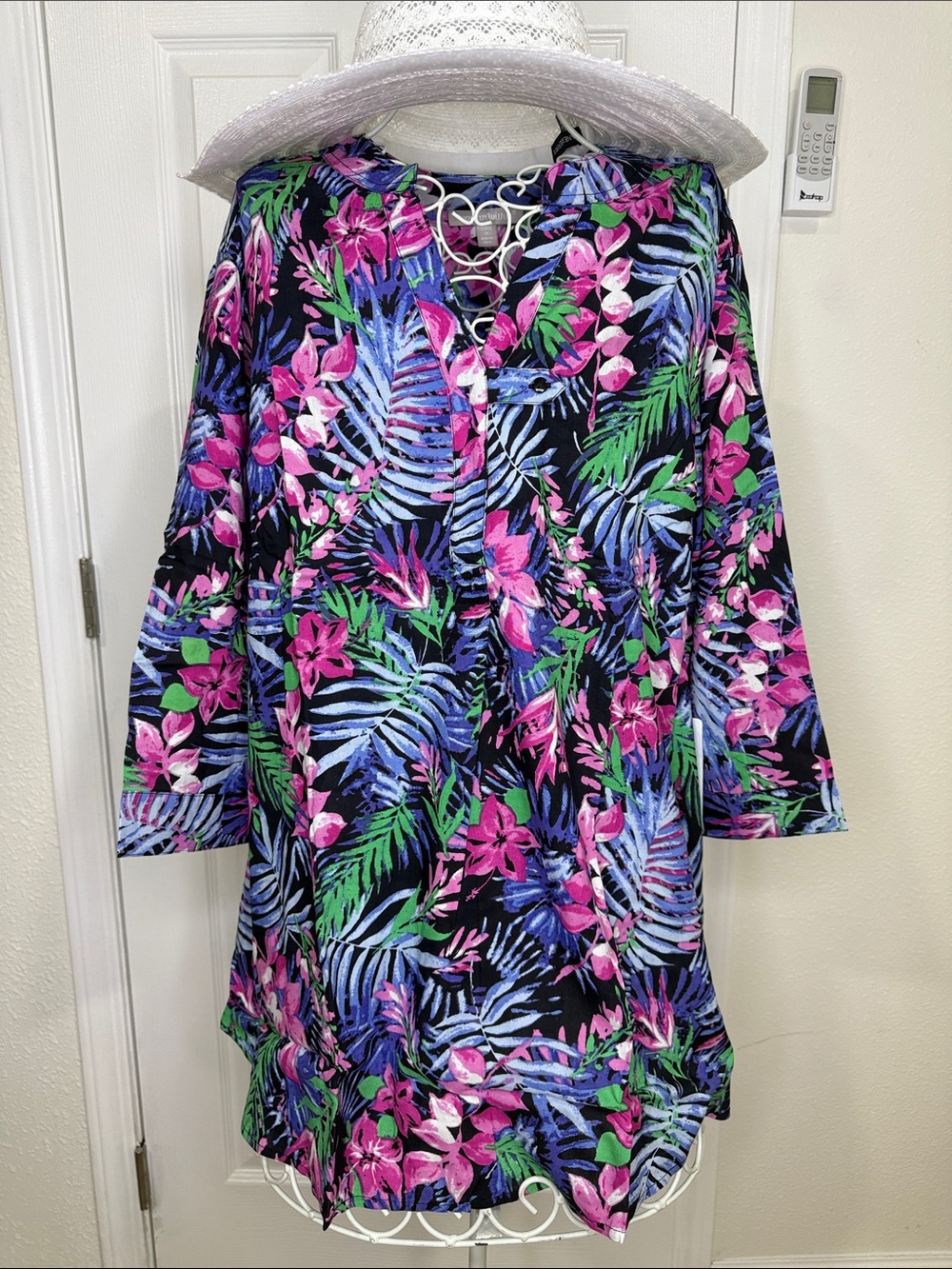 Woman Within Black Floral Tropical Long Sleeve Tunic Blouse NWT